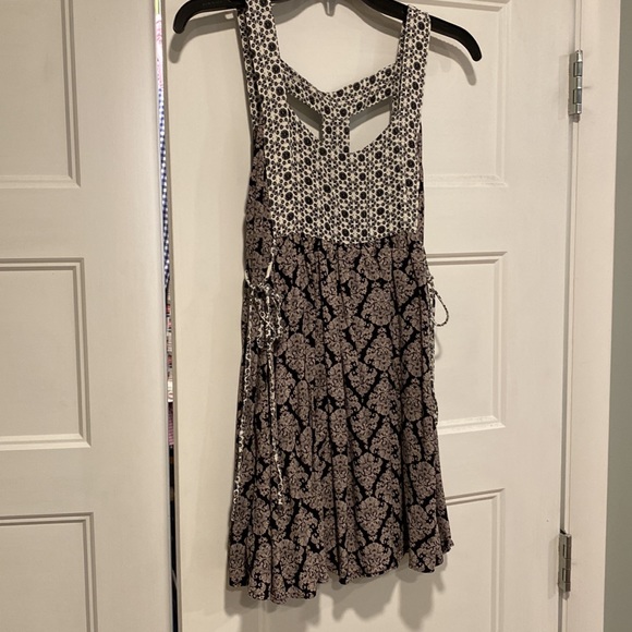 Babydoll top with ladder back cutouts - Picture 3 of 5